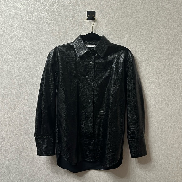 Faux leather alligator print - Picture 1 of 3